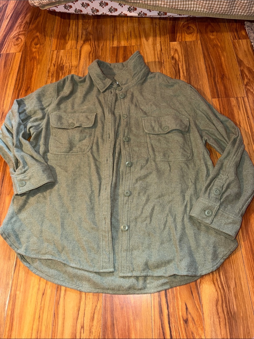 American Eagle Outfitters Olive Button-Up Lightweight Shirt Jacket